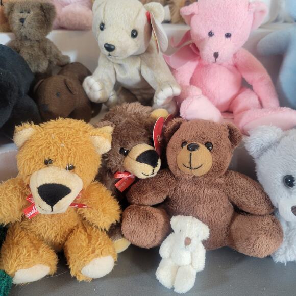 Lot of 24 Small Plush Bears - TY, Russ, Assorted Some Vintage Collectibles - Picture 2 of 16